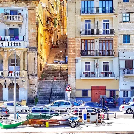 Apartment Arcanum 1 Very Close To Seafront Bus Station And Ferry To Valletta