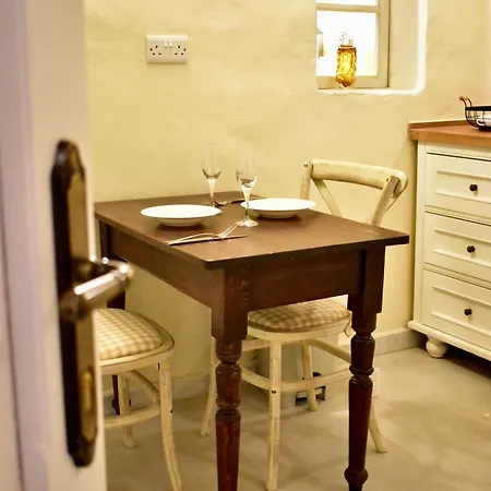 Arcanum 1 Very Close To Seafront Bus Station And Ferry To Valletta Apartment *