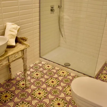 Arcanum 1 Very Close To Seafront Bus Station And Ferry To Valletta * Senglea