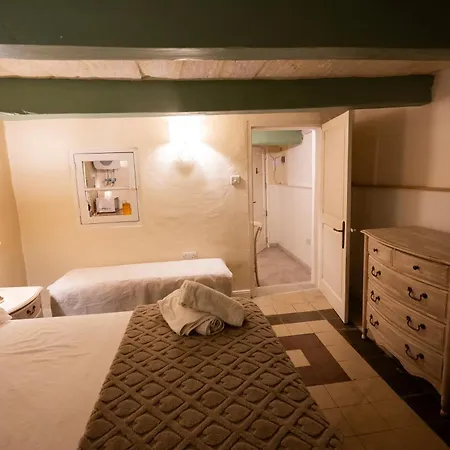 Arcanum 1 Very Close To Seafront Bus Station And Ferry To Valletta * Senglea