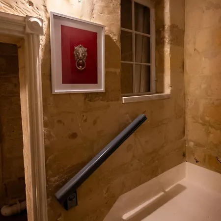 Apartment Arcanum 1 Very Close To Seafront Bus Station And Ferry To Valletta *