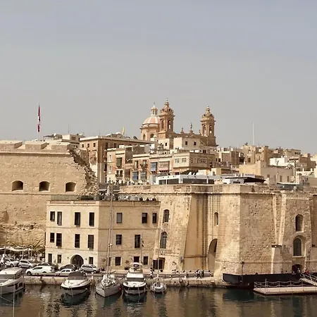 Apartment Arcanum 1 Very Close To Seafront Bus Station And Ferry To Valletta *