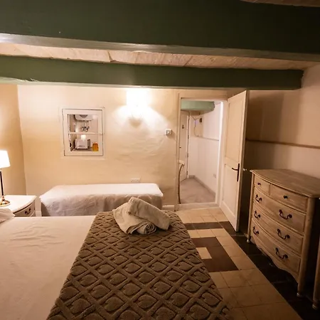 Arcanum 1 Very Close To Seafront Bus Station And Ferry To Valletta Apartment *