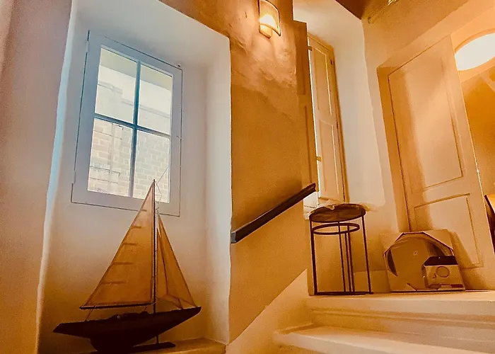 Arcanum 1 Very Close To Seafront Bus Station And Ferry To Valletta Senglea